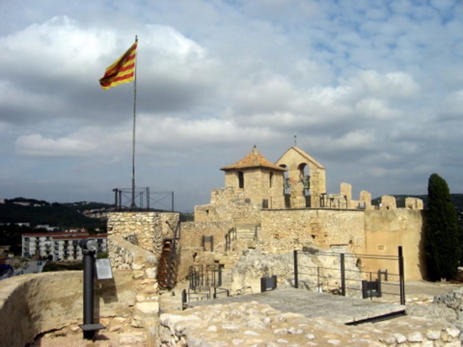 Castell de Calafell — photo 1